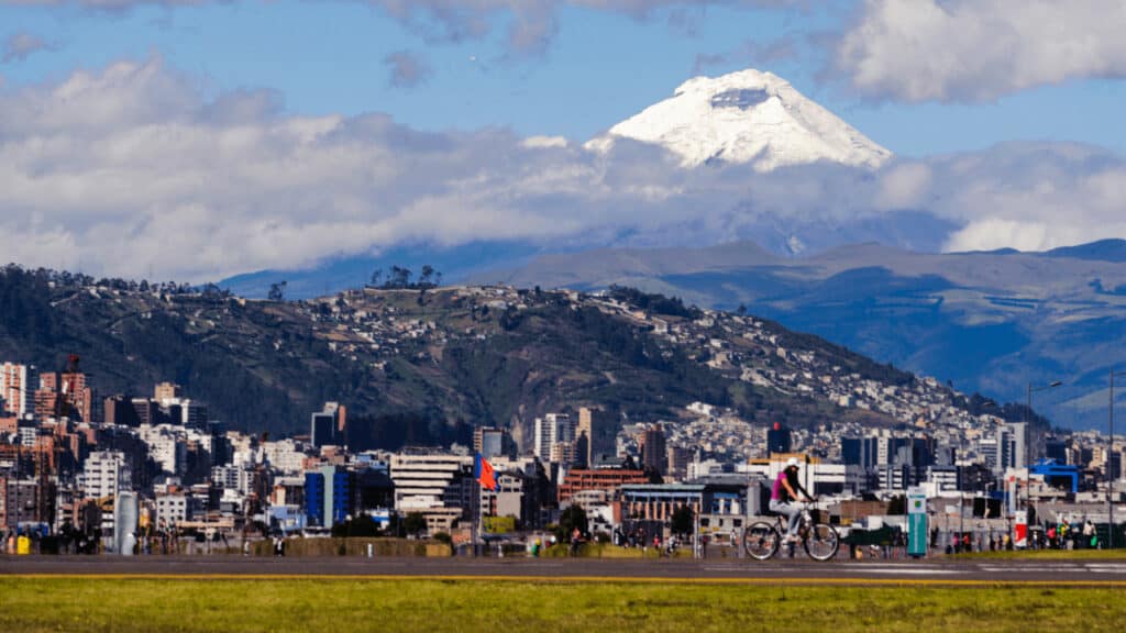 ¿Cómo es emigrar sin WhatsApp? | Es argentina y en el 2007 pudo trabajar en Quito por ocho meses